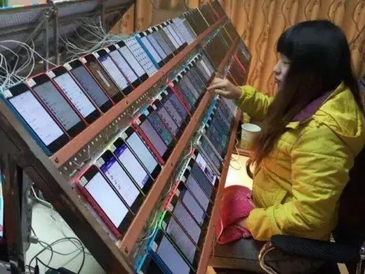 Carriers can’t stop scam texts on iPhones